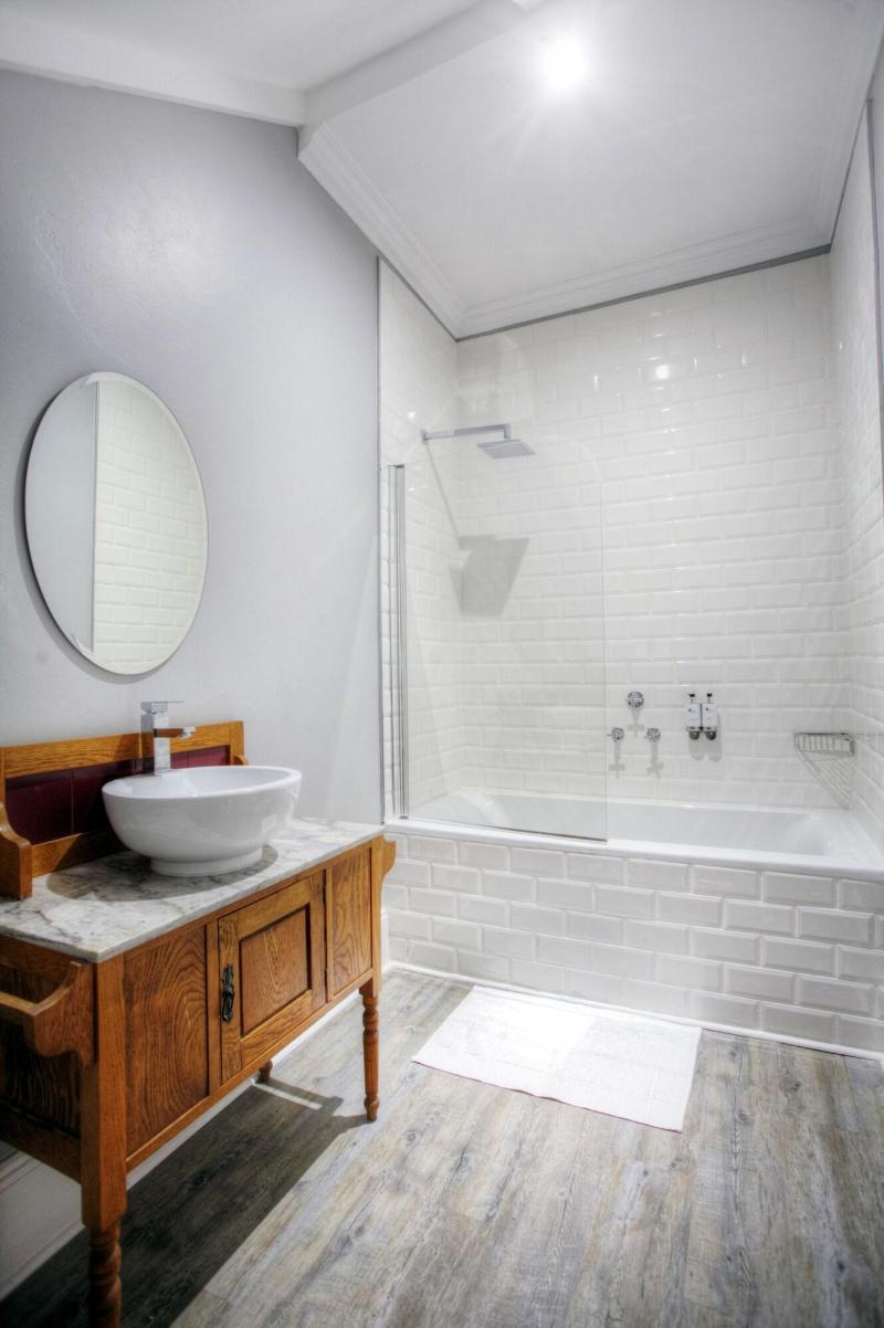 23 On Glen Guest House image