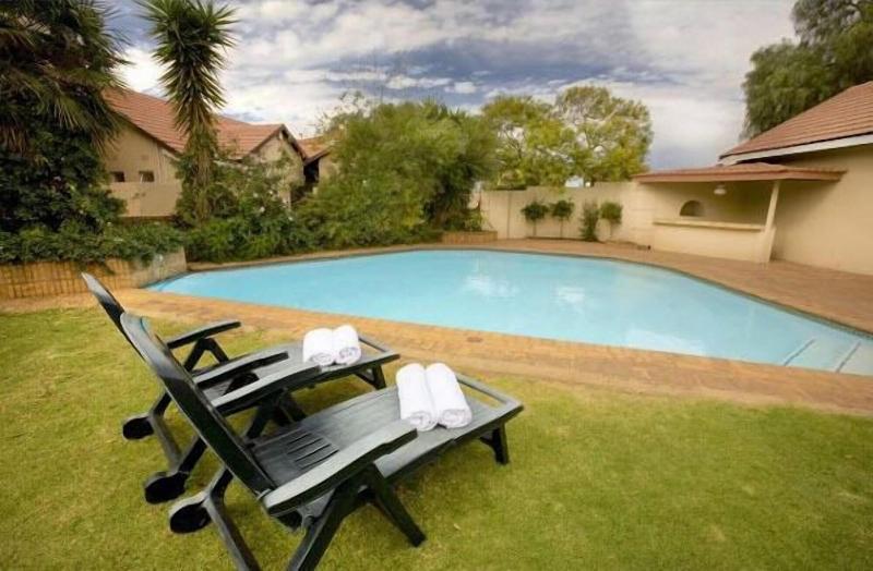 Elizabeth Lodge image