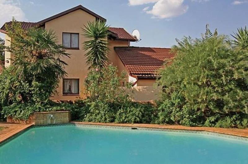 Elizabeth Lodge image
