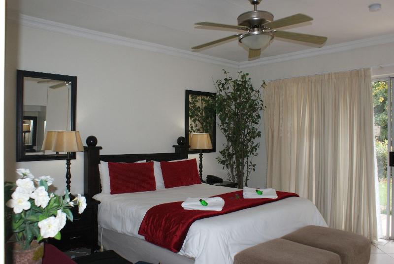 Elizabeth Lodge image