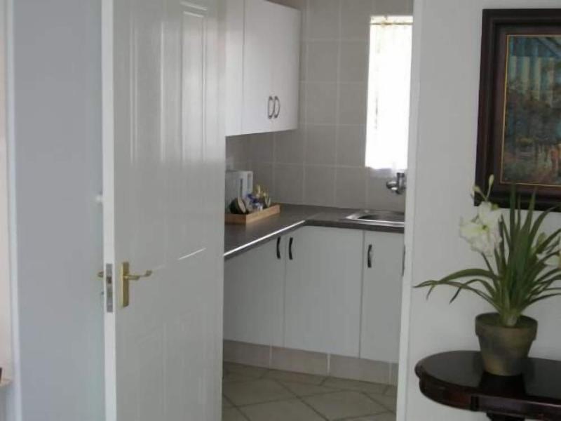 Elizabeth Lodge image