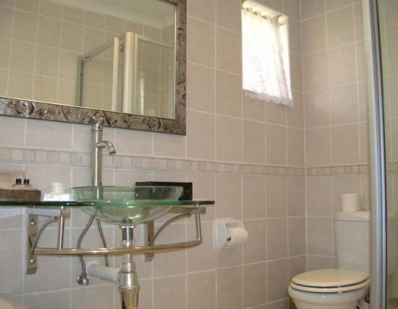 Elizabeth Lodge image