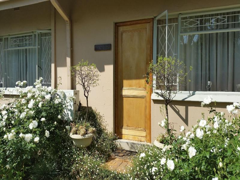 Royal Ridge Guest House And Apartments image