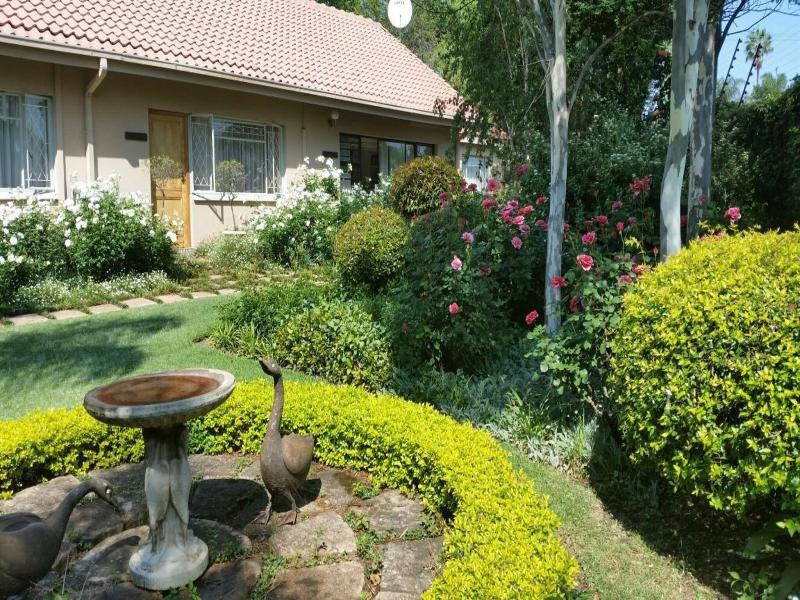 Royal Ridge Guest House And Apartments image