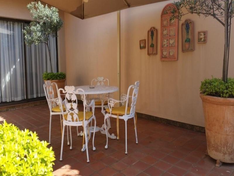 Royal Ridge Guest House And Apartments image