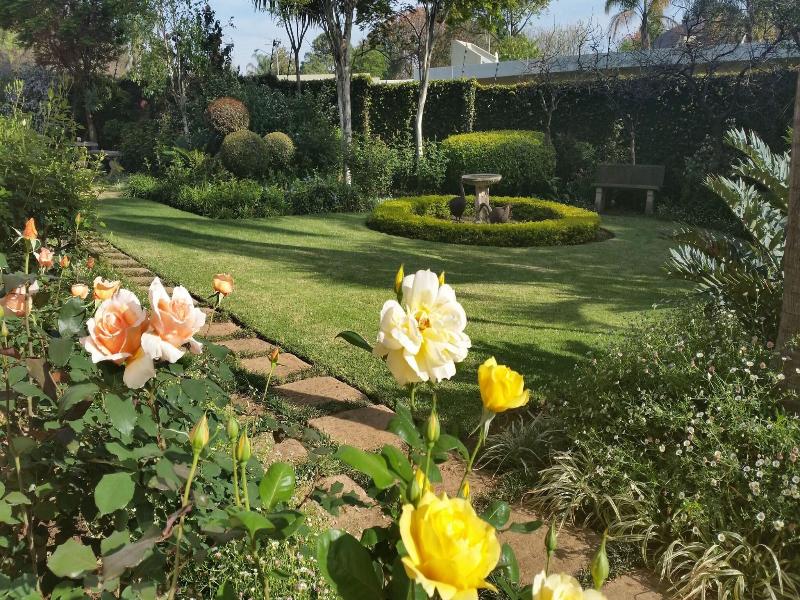 Royal Ridge Guest House And Apartments image