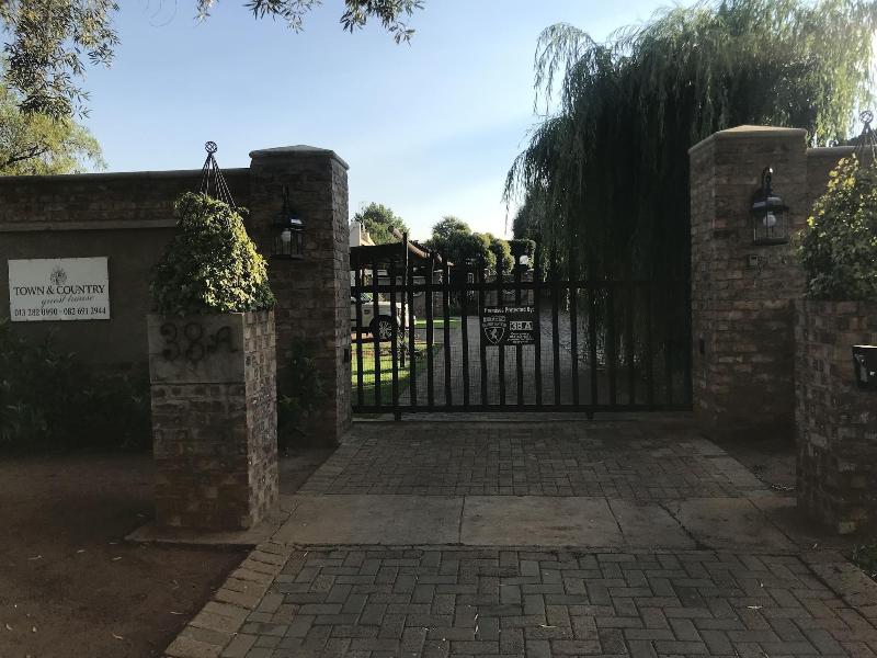 Town And Country Guest House