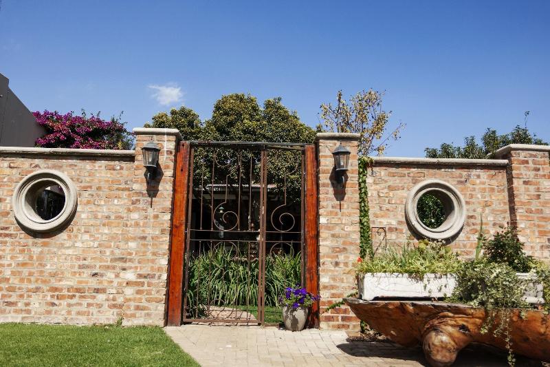 Town And Country Guest House