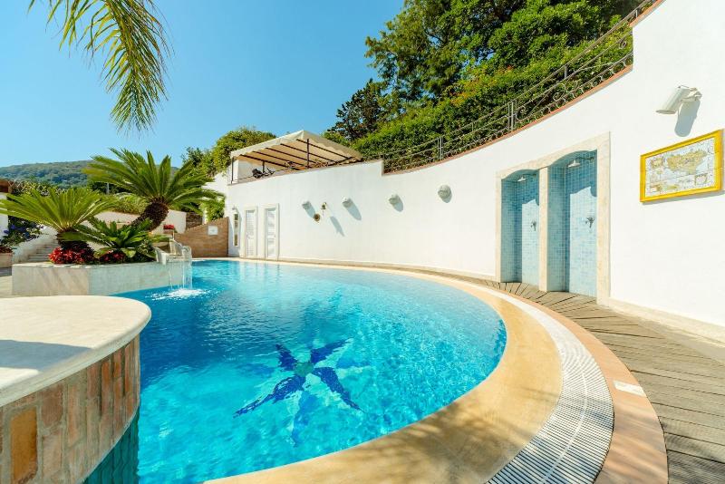 Villa Araucaria image