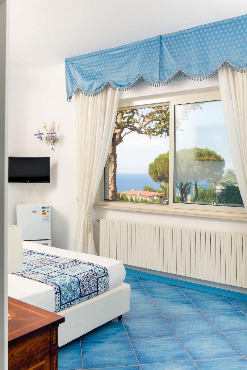 Villa Araucaria image
