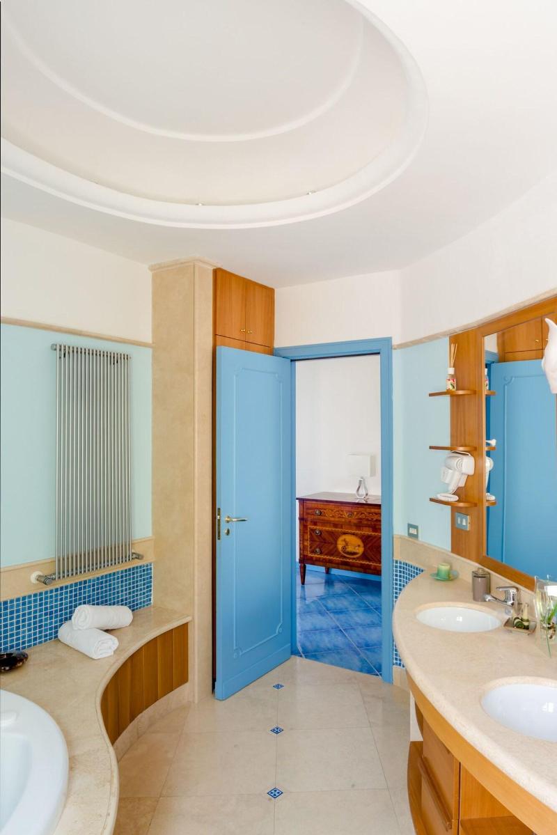 Villa Araucaria image