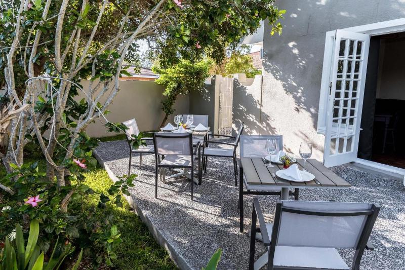Le Petit Chateau image