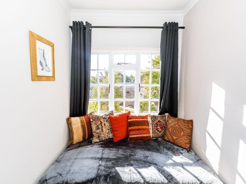 Le Petit Chateau image