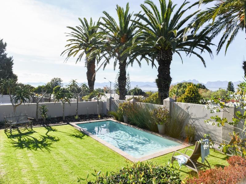Four Palms Accommodation image