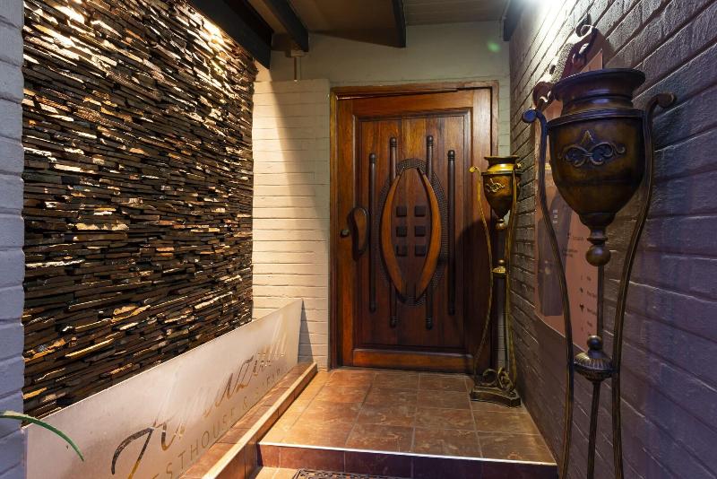 Ama Zulu Guesthouse And Safaris