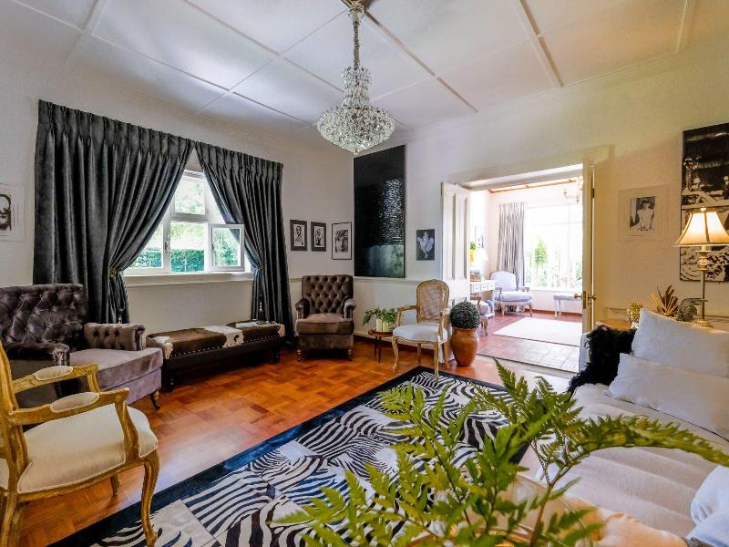 No. 10 Caledon Street Guest House