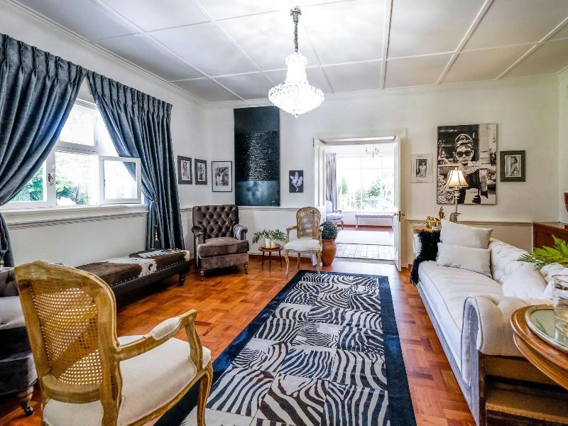 No. 10 Caledon Street Guest House
