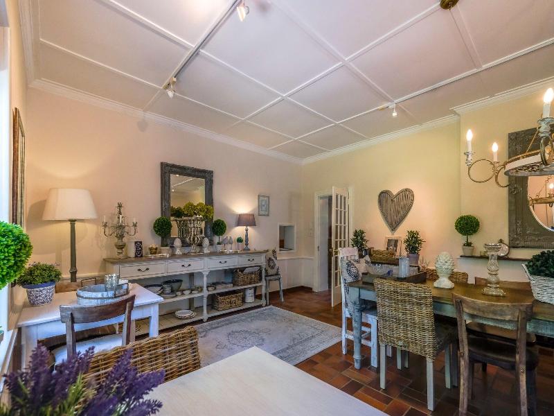 No. 10 Caledon Street Guest House