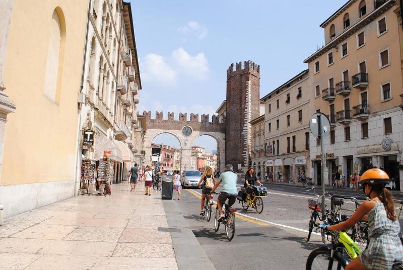 Dreaming Piazza Bra image