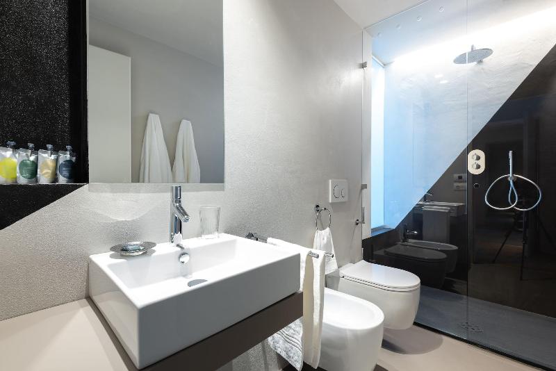 Villa Curiel image