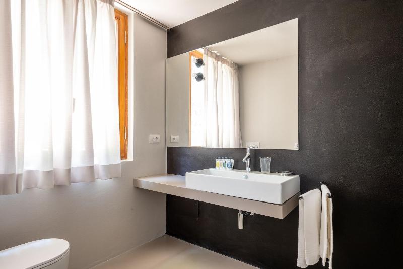Villa Curiel image