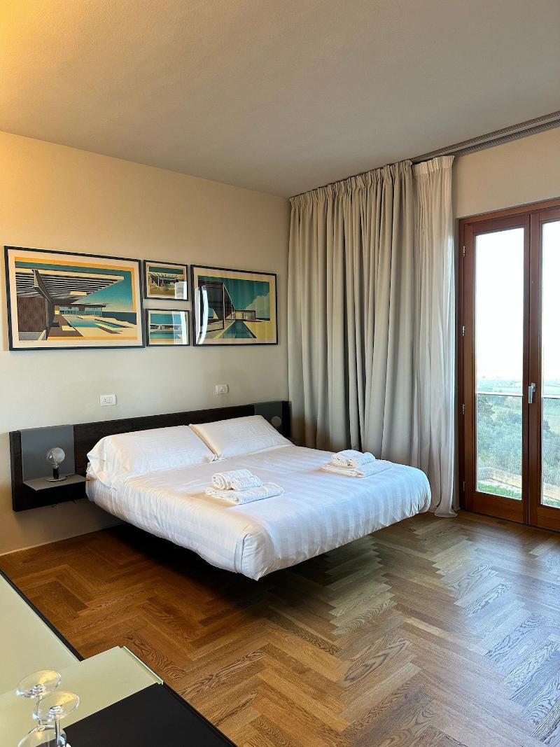 Villa Curiel image
