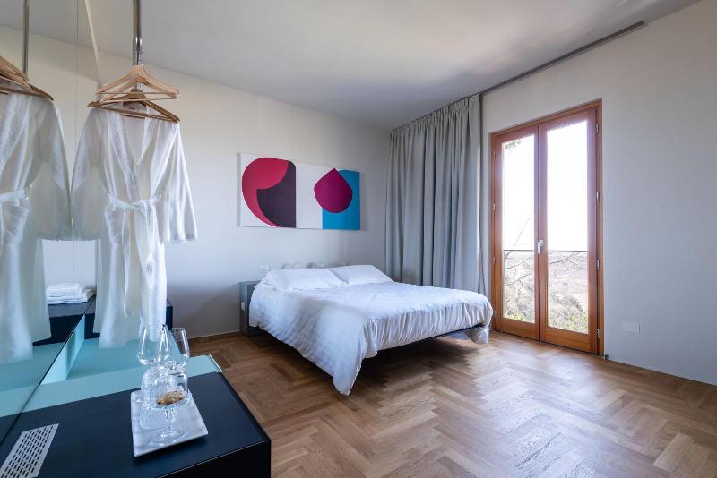 Villa Curiel image