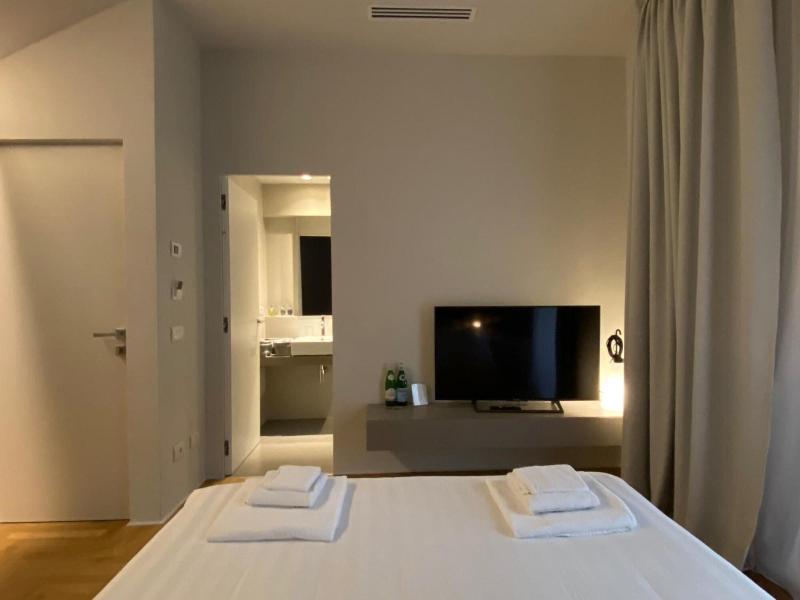 Villa Curiel image