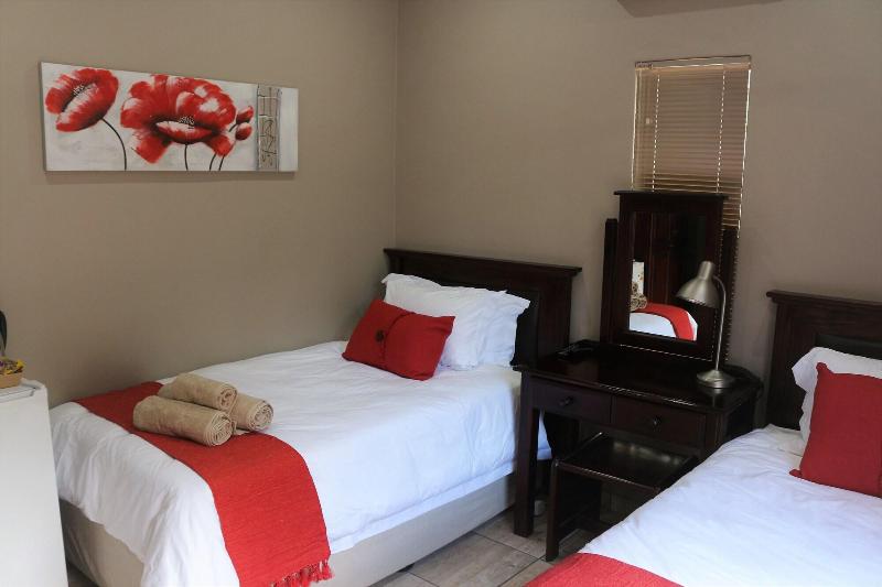 Hummingbirds Nest Guesthouse image