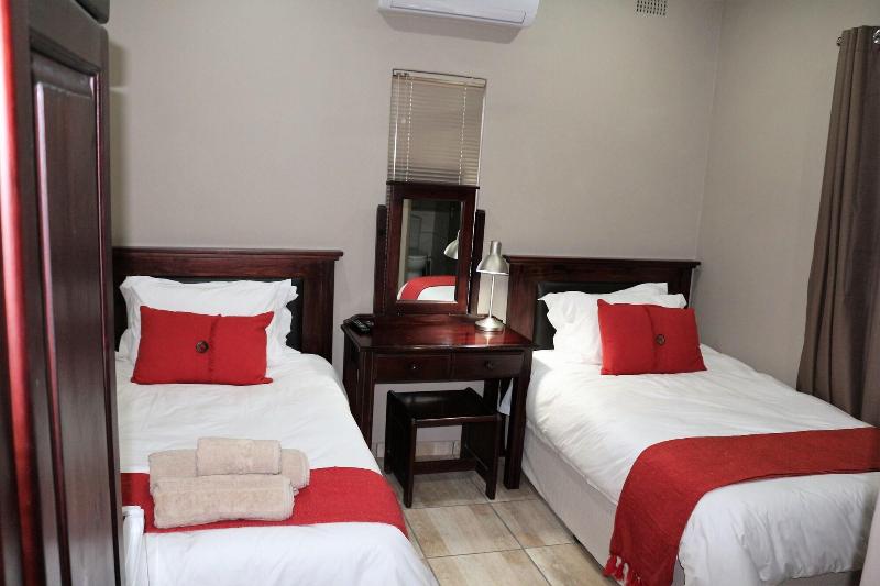Hummingbirds Nest Guesthouse image