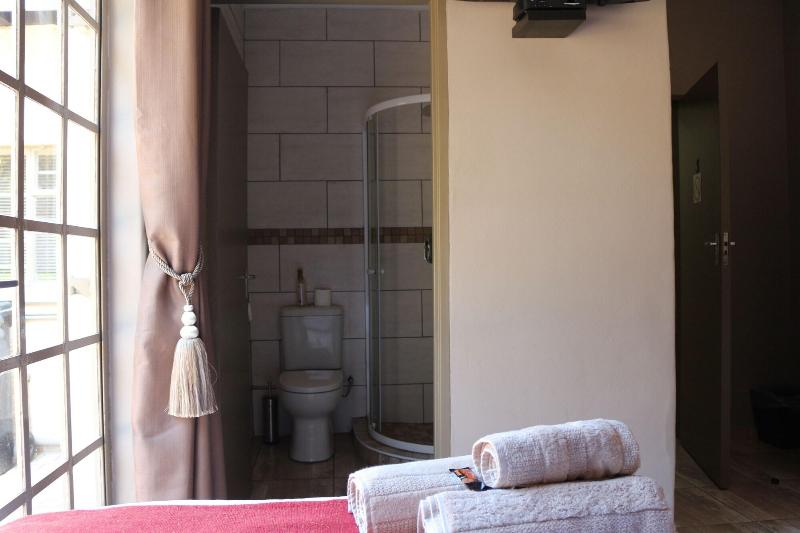 Hummingbirds Nest Guesthouse image