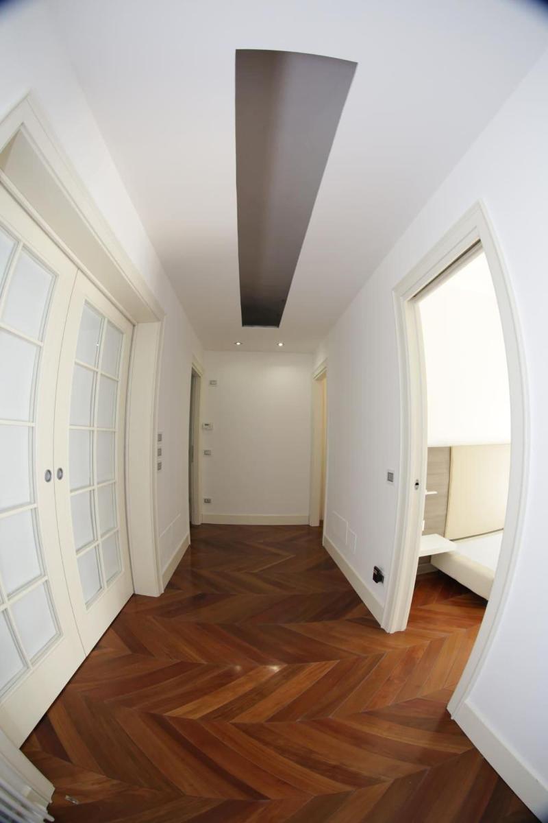 Champagne Rooms image