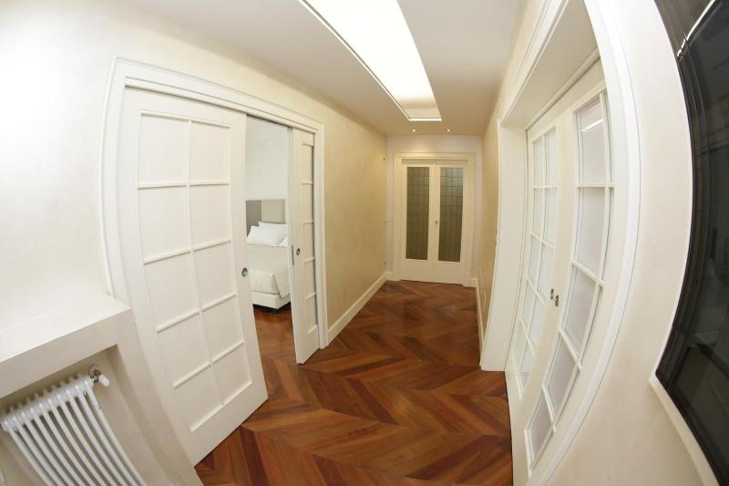 Champagne Rooms image