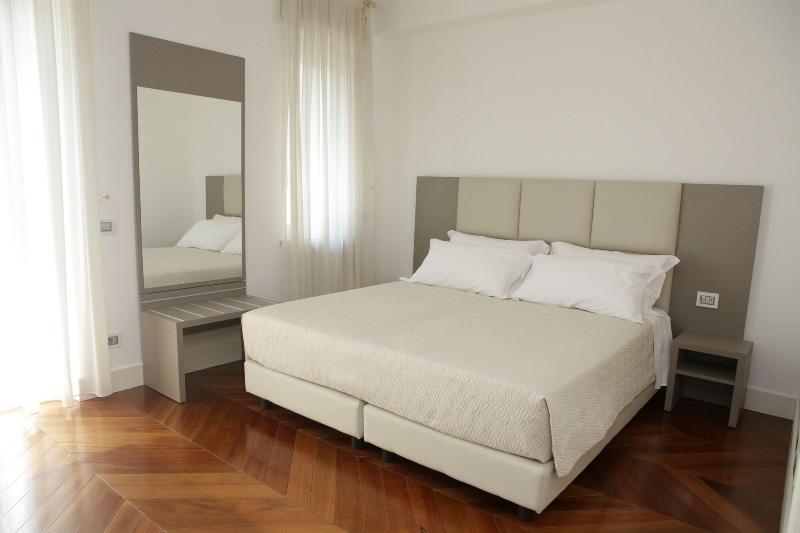 Champagne Rooms image