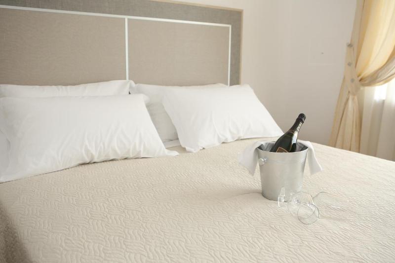 Champagne Rooms image