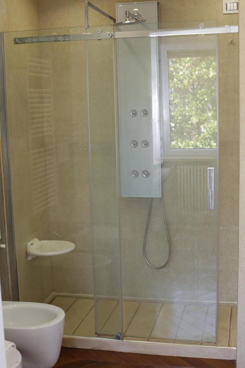 Champagne Rooms image