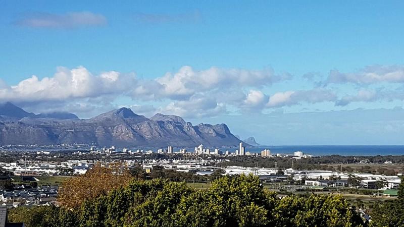 Bay View Somerset West — exterior view
