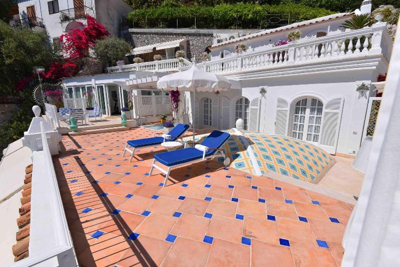 Villa Boheme Exclusive Luxury Suites image