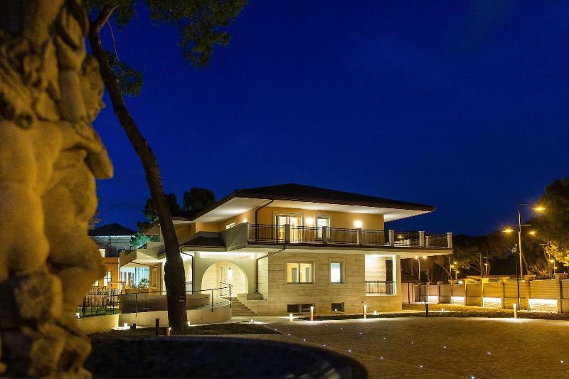 Aurum Suites image
