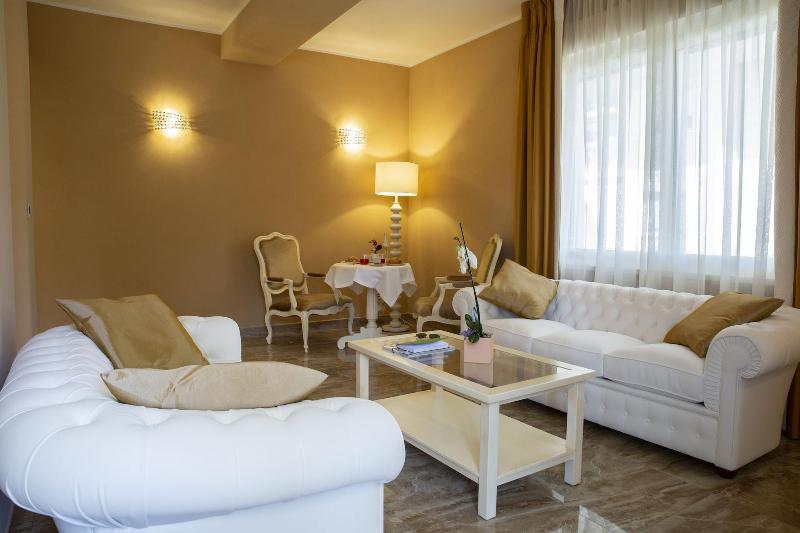 Aurum Suites image