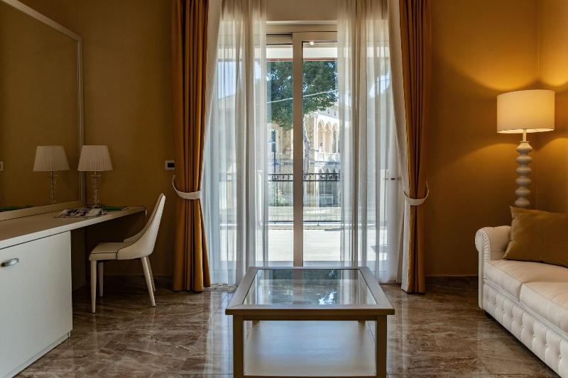 Aurum Suites image