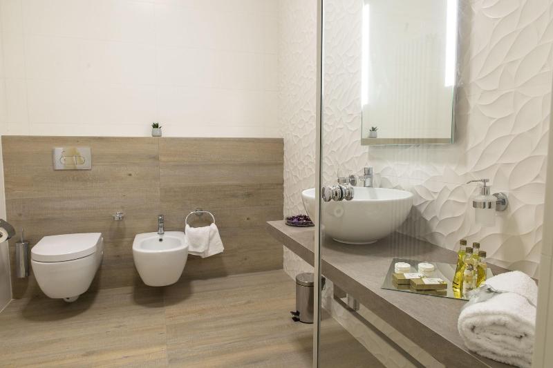 Aurum Suites image