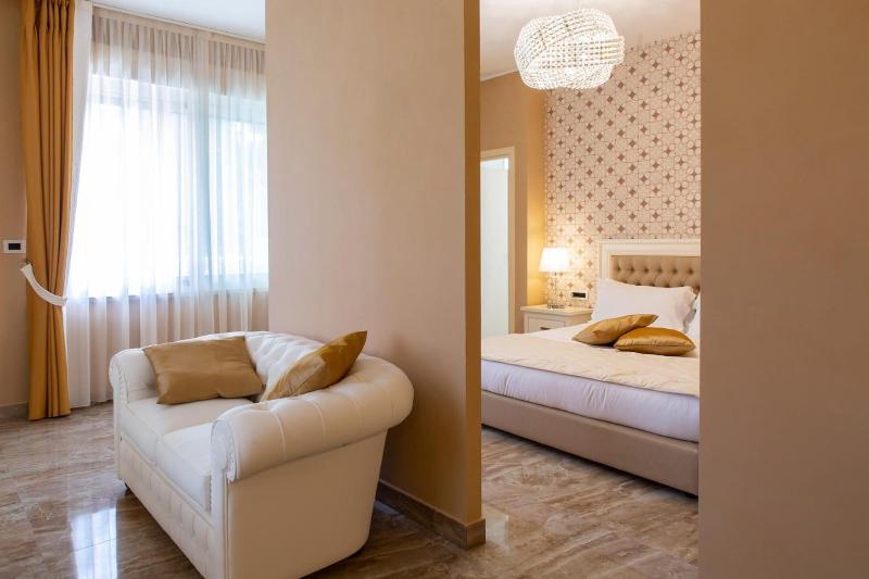 Aurum Suites image