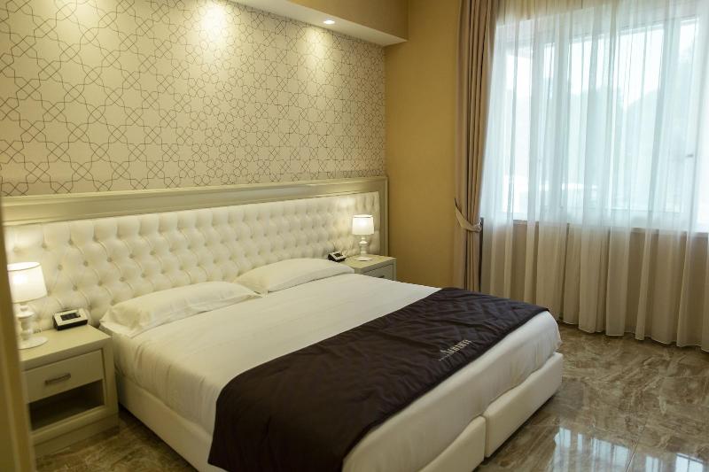 Aurum Suites image