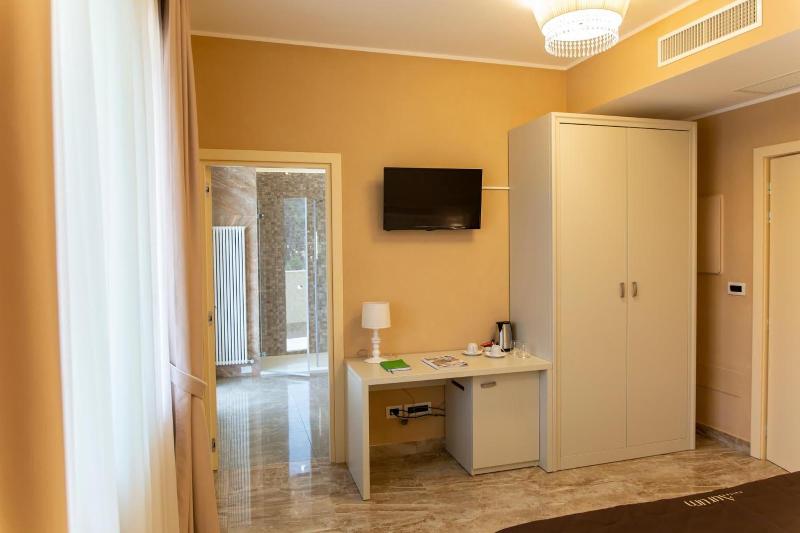 Aurum Suites image
