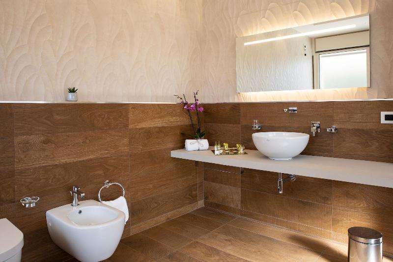 Aurum Suites image