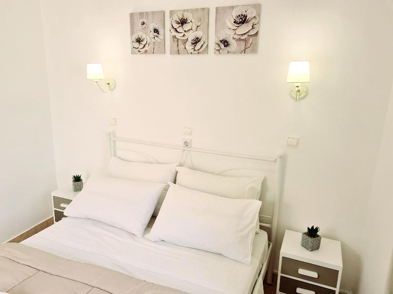 Avra Rooms image