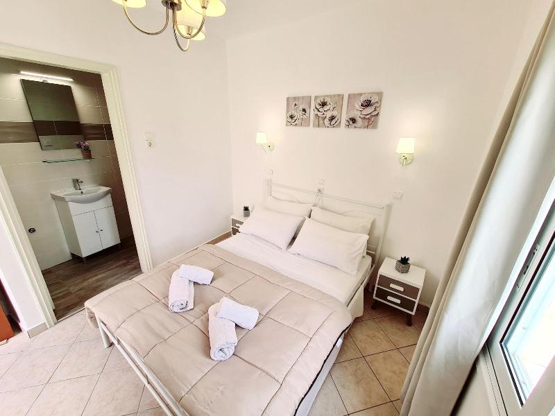 Avra Rooms image
