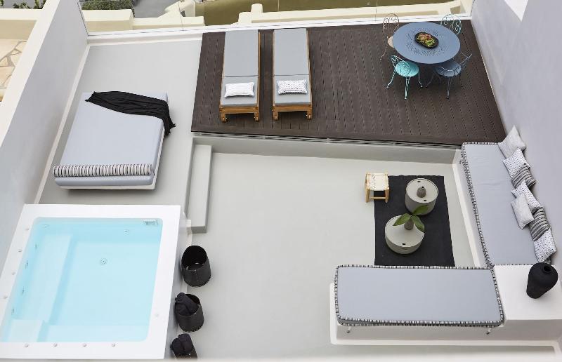 White and Co. La Torre Suites image