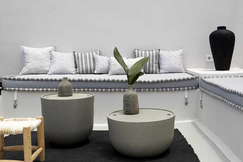 White and Co. La Torre Suites image